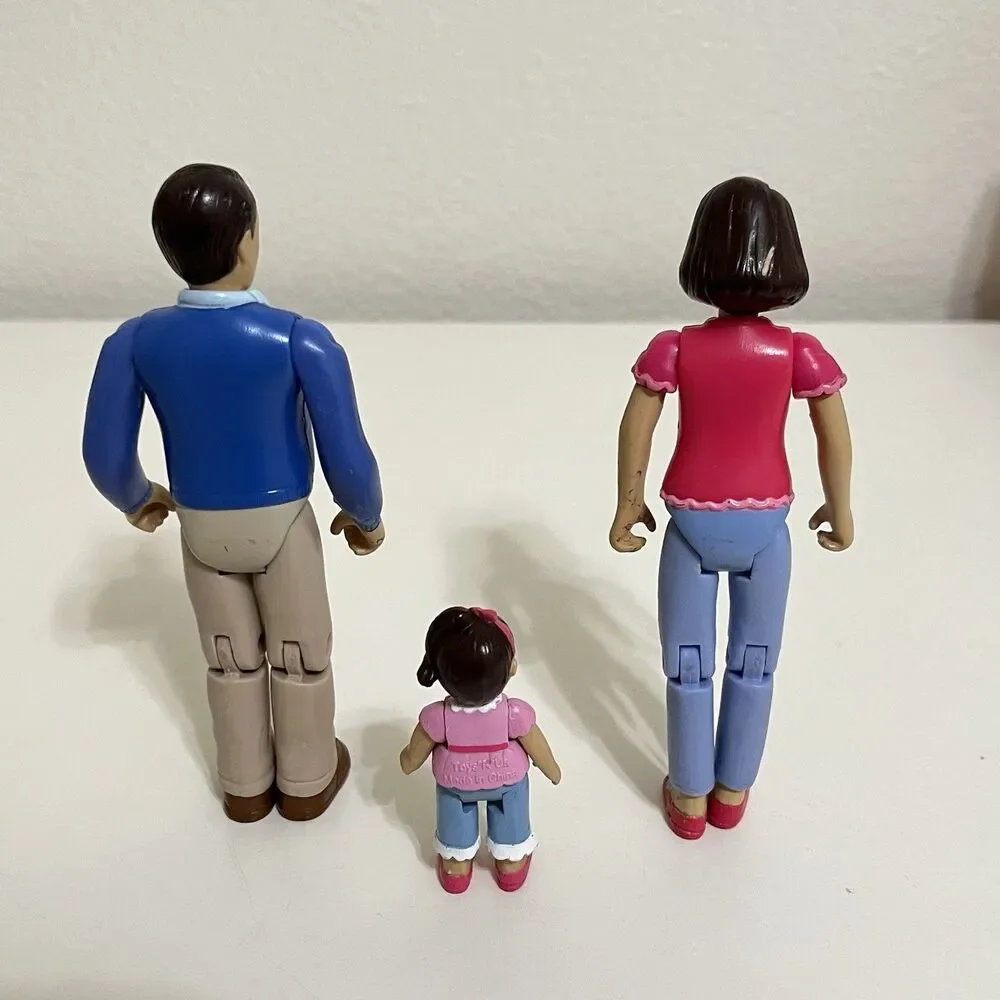 Toys R Us You & Me Happy Together Doll Figures and Dollhouse Furniture Lot FLAWS